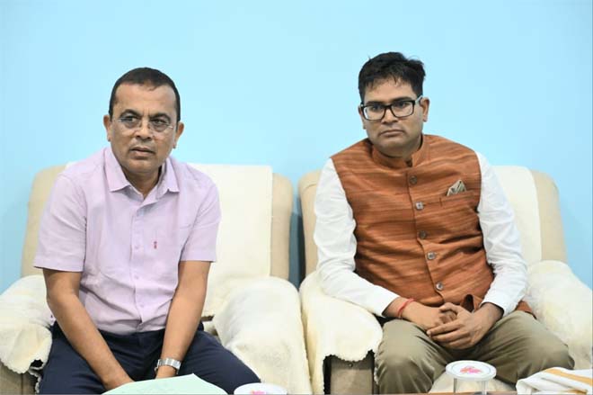 जनसमस्या निवारण शिविरों में प्राप्त आवेदनों का त्वरित व गुणवत्तापूर्ण निराकरण सुनिश्चित करे : मंत्री चौधरी