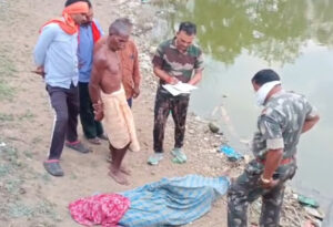 तालाब में मिली युवक की लाश : परिजनों ने जताई हत्या की आशंका, जांच में जुटी पुलिस