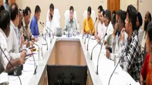 प्रगतिरत विकास कार्याे को समय पर पूर्ण करें, अप्रारंभ कार्याे को शीघ्र प्रारंभ करायें: उद्योग मंत्री