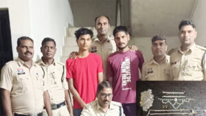 खोजी कुत्ते की मदद से चंद घंटों में पकड़े गए दो चोर, चोरी का कीमती सामान बरामद