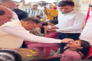 चंद्रनाहू कुर्मी-क्षत्रिय समाज के केंद्रीय अधिवेशन में मुख्यमंत्री ने बच्चों को कराया स्वर्णप्राशन, आयुर्वेदिक परंपरा और स्वस्थ बाल्य जीवन के महत्व को किया रेखांकित