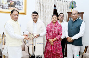 किसान हितैषी नीतियों ने दिलाई छत्तीसगढ़ को नई पहचान : छत्तीसगढ़ के कृषि विकास मॉडल का अध्ययन करने पहुंचा महाराष्ट्र का विधायक दल