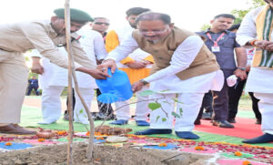 मुख्यमंत्री विष्णु देव साय ने ‘एक पेड़ मां के नाम’ अभियान के तहत किया पीपल का पौधारोपण