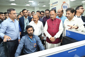 मुख्यमंत्री ने किया मुख्यमंत्री हेल्पलाइन एवं शिकायत प्रबंधन प्रणाली का अवलोकन, मुख्यमंत्री ने सीएम हेल्पलाइन पर कॉलर श्री पूनाराम ठाकरे से स्वयं की बात