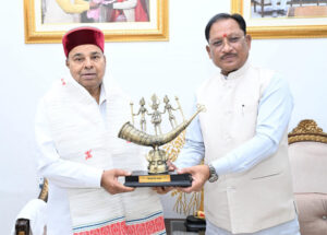 मुख्यमंत्री विष्णुदेव साय से कर्नाटक के राज्यपाल श्री थावरचंद गहलोत ने की सौजन्य भेंट