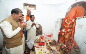 मुख्यमंत्री श्री विष्णुदेव साय ने ऐतिहासिक चतुर्भुज विष्णु मंदिर में की पूजा-अर्चना, प्रदेश की सुख-समृद्धि की कामना