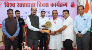 रक्तदान सबसे बड़ा दान, इससे बड़ी कोई सेवा नहीं : राज्यपाल रमेन डेका