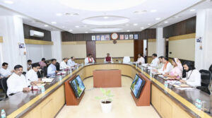साय कैबिनेट मे लिए गए कई महत्वपूर्ण फैसले : किसानों को खरीफ फसलों की खेती पर मिलेंगे 15 हजार रुपए, खनिज परिवहन वाहनों में RFID टैग