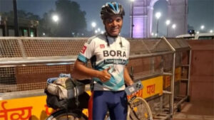 छत्तीसगढ़ के शिक्षक ने साइकिल से नाप दिया पूरा देश, गिनीज वर्ल्ड रिकॉर्ड में दर्ज हुआ नाम