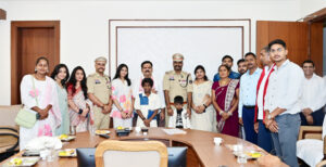शौर्य चक्र से सम्मानित वीर जवानों से मिले उप मुख्यमंत्री विजय शर्मा, साहस, समर्पण और राष्ट्रसेवा की मिसाल बने जवानों को दी बधाई एवं शुभकामनाएं