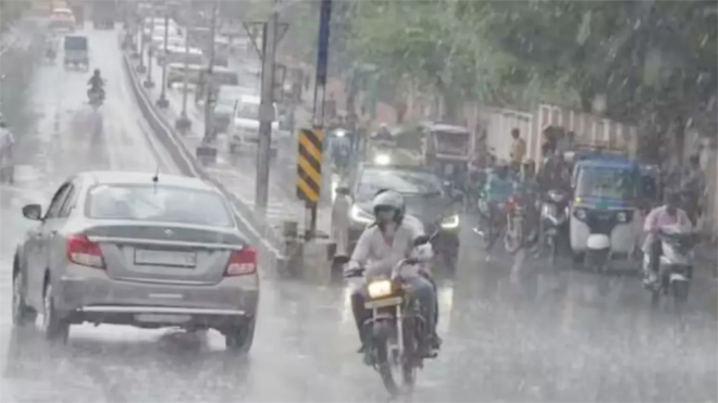 छत्तीसगढ़ में जमकर बरसे बादल, प्रदेश के कई इलाकों में भारी बारिश की चेतावनी, जानें मौसम का अपडेट