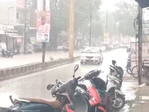 छत्तीसगढ़ झमाझम बारिश का दौर, अगले 48 घंटे भारी बारिश की चेतावनी, कई जिलों में अलर्ट