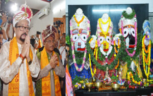 रथयात्रा महोत्सव में शामिल हुए राज्यपाल डेका व मुख्यमंत्री साय, भगवान जगन्नाथ की पूजा अर्चना कर निभाई‘छेरा-पहरा‘ की रस्म