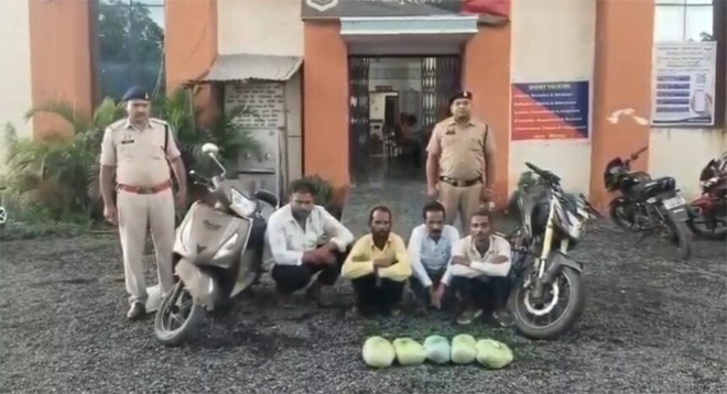6 अंतरराज्यीय गांजा तस्कर गिरफ्तार, 13.370 किलोग्राम गांजा, तीन दोपहिया वाहन और मोबाइल फोन जब्त