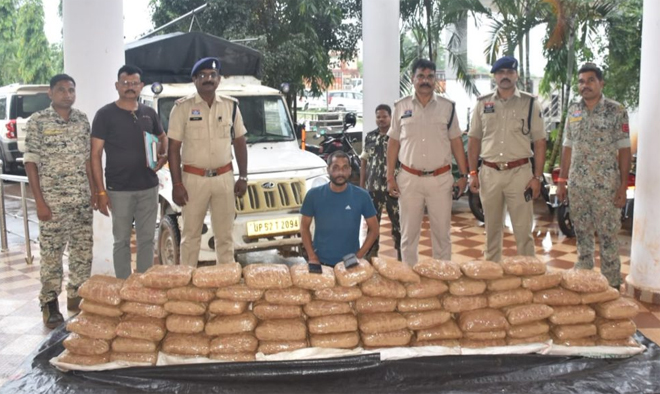 1 करोड़ से ज्यादा का गाँजा जप्त : ओडिशा से यूपी जा रही थी गांजे की बड़ी खेप, एक तस्कर गिरफ्तार