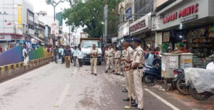 सड़क पर कब्जा करने वालों पर सख्त कार्रवाई, मालवीय रोड और शास्त्री बाजार में चला अभियान