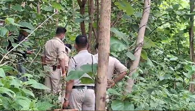 महामाया पहाड़ में युवती का मिला कंकाल : घटना स्थल से कपड़े, ब्रेसलेट और दवाईयां भी मिली,शिनाख्त के प्रयास जारी