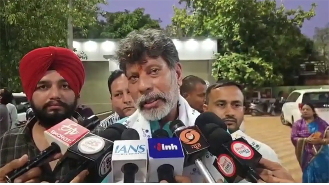 कांग्रेस ने पीएम मोदी को लेकर जारी किया विवादित पोस्टर, किरणदेव सिंहदेव बोले- इनकी भाषा शैली निम्न स्तर की है