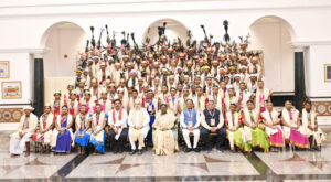 राष्ट्रपति भवन के विशेष अतिथि बने बस्तर के मांझी-चालकी : बस्तर पंडुम-2026 के विजेताओं और जनजातीय प्रतिनिधियों का हुआ विशेष सम्मान