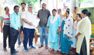 जनदर्शन में पर्यटन एवं संस्कृति मंत्री राजेश अग्रवाल ने सुनीं लोगों की समस्याएं, त्वरित समाधान के दिए निर्देश