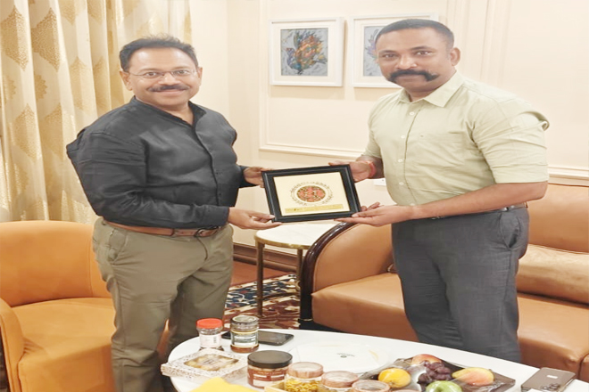 भारत सरकार के पर्यटन मंत्रालय के अतिरिक्त सचिव एवं महानिदेशक सुमन बिल्ला का रायपुर एयरपोर्ट पर हुआ आत्मीय स्वागत
