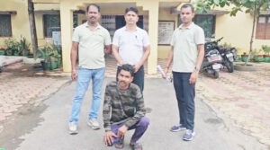 मोबाइल चोरी कर आरक्षक के खाते से उड़ाए ₹4.87 लाख, साथी आरक्षक ही निकला साइबर ठग, आरोपी गिरफ्तार