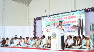 उप मुख्यमंत्री विजय शर्मा ने किसानों को वितरित किए शेयर प्रमाण पत्र, बोले “अंशधारी सदस्यता से किसानों की भागीदारी होगी और मजबूत “