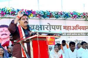 जन्मदिवस पर उप मुख्यमंत्री विजय शर्मा ने किया पौधारोपण, हजारों लोगों के साथ दिया हरियाली का संदेश