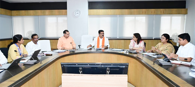 उप मुख्यमंत्री विजय शर्मा का बड़ा फैसला : छत्तीसगढ़ में एआई (AI) तकनीक से होगा पीएमजीएसवाई सड़कों का निरीक्षण