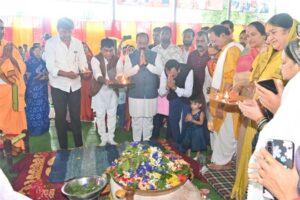 उप मुख्यमंत्री अरुण साव महारुद्राभिषेक में हुए शामिल, भगवान शिव की पूजा-अर्चना कर प्रदेशवासियों के सुख, शांति, समृद्धि, और खुशहाली की मंगलकामना की