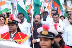 देशभक्ति से ओतप्रोत अप्रतिम उत्साह के साथ निकली तिरंगा यात्रा, उप मुख्यमंत्री अरुण साव हुए शामिल, लहराया गया 92 फीट का तिरंगा