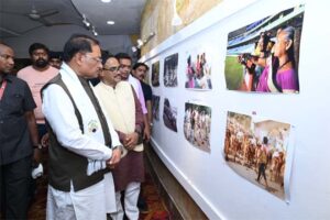 तस्वीरों ने ताजा कीं मुख्यमंत्री विष्णुदेव साय की पुरानी यादें: मुख्यमंत्री विष्णुदेव साय ‘दृश्य संवाद 2026’ के समापन समारोह में हुए शामिल