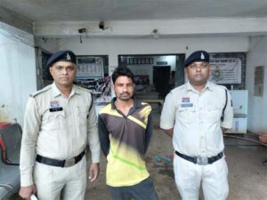 नाबालिग से दुष्कर्म के बाद टांगी से जानलेवा हमला, आरोपी गिरफ्तार
