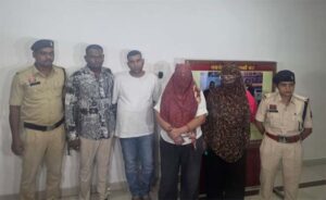 नाबालिग बेटी से लगातार दुष्कर्म करने वाला पिता गिरफ्तार, विवाहित बताकर कराया प्रसव, बुआ समेत 6 अरेस्ट