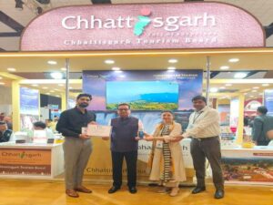 राष्ट्रीय पर्यटन मंच पर छत्तीसगढ़ की चमक, ट्रैवल एंड टूरिज्म फेयर अहमदाबाद में मिला ‘बेस्ट डिजाइन एंड डेकोरेशन’ अवार्ड ऑफ एक्सीलेंस