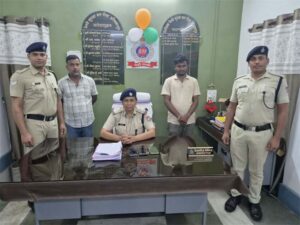 आरक्षण केंद्र में रेल टिकटों का बड़ा खेल… छत्तीसगढ़ से उत्तर प्रदेश जा रही थी तत्काल टिकट… पीआरएफ स्टॉफ गिरफ्तार