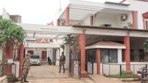 धमतरी में ईडी की बड़ी कार्रवाई, कांग्रेस नेता रामगोपाल अग्रवाल के घर पर मारी रेड, जांच जारी