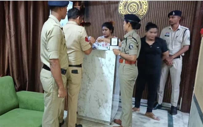 राजधानी के 30 स्पा सेंटरों पर पुलिस का छापा,कई फेमस जगहों से मिली आपत्तिजनक चीजें