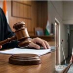 कोर्ट का अनूठा फैसला : शराब पीकर वाहन चलाने वाले को दी झाडू पोछा लगाने की सजा