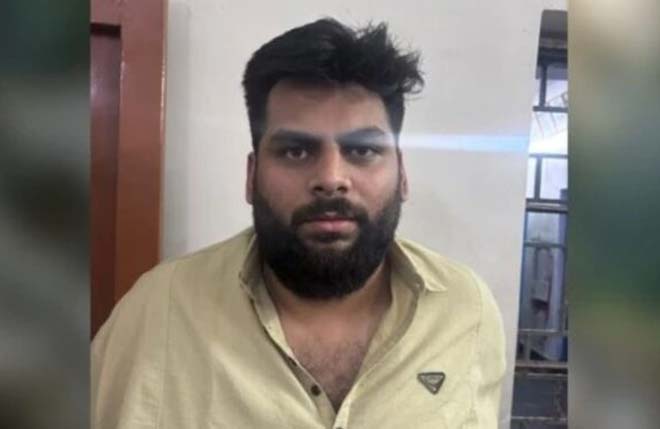 ड्राय डे पर चोरी-छिपे शराब बिक्री, प्लैटिनम बार का संचालक गिरफ्तार