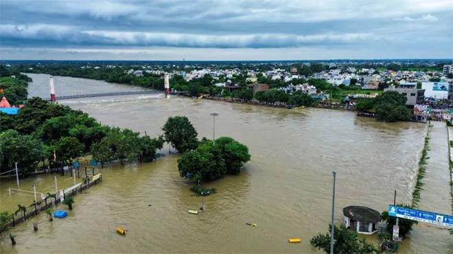 छत्तीसगढ़ में बारिश का तांडव! रायपुर से जगदलपुर तक पानी-पानी, इन जिलों के लिए चेतावनी जारी