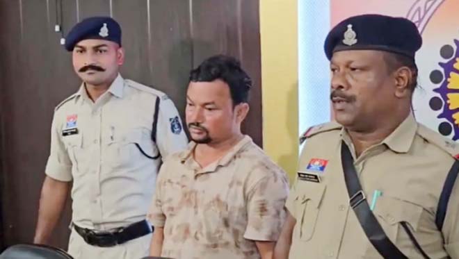 बिलासपुर में बांग्लादेशी गिरफ्तार : फर्जी पासपोर्ट आधार-पैन समेत कई दस्तावेज बरामद, NTPC सीपत में कर रहा था काम