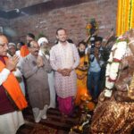 मुख्यमंत्री विष्णु देव साय ने मदकूद्वीप के प्राचीन मंदिरों में की पूजा-अर्चना, कन्या पूजन कर कन्या भोज में हुए शामिल, प्रदेशवासियों की सुख-समृद्धि की कामना की