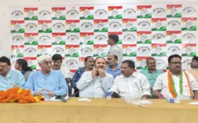 ढालदास के बाद कांग्रेस में जॉइनिंग का सिलसिला जारी, आप के दिग्गज ने 100 कार्यकर्ताओं संग थामा दामन