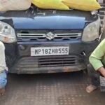 एमपी लेकर जा रहे थे लाखों का गांजा : पुलिस को देख तस्करों ने कार में लगाई आग, 2 आरोपी गिरफ्तार 1 फरार