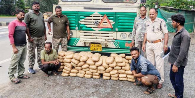 गांजे की बड़ी खेप पकड़ाई : 2 अंतर्राज्यीय तस्कर गिरफ्तार, 60 लाख का गांजा बरामद, ओडिशा से गुजरात ले जा रहे थे गाँजा