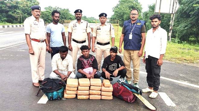 ऑपरेशन निश्चय के तहत बड़ी कार्रवाई : 35 किलो गांजा के साथ 3 तस्कर गिरफ्तार; 17.56 लाख का माल जब्त