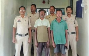 गौ हत्या के मामले में बड़ी कार्रवाई : जंगल से 4 किलो गोमांस और टांगी के साथ दो आरोपी गिरफ्तार, तीन की तलाश जारी