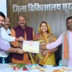 रक्तदान मानवता की सेवा का महत्वपूर्ण माध्यम, जरूरतमंद का जीवन बचाने आगे आएं नागरिक : मंत्री श्रीमती लक्ष्मी राजवाड़े