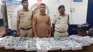 मार्केट में नकली टाइटन-फास्टट्रैक घड़ियों के कारोबार का खुलासा, दुकान संचालक गिरफ्तार